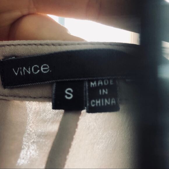 VINCE Silk Gathered Sleeve Button Blush Pink Cream Blouse VNeck Shirt Top Small - Picture 5 of 6